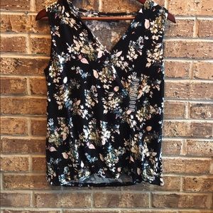 Sleeveless floral loramendi boho blouse 
NWT 
Great condition!